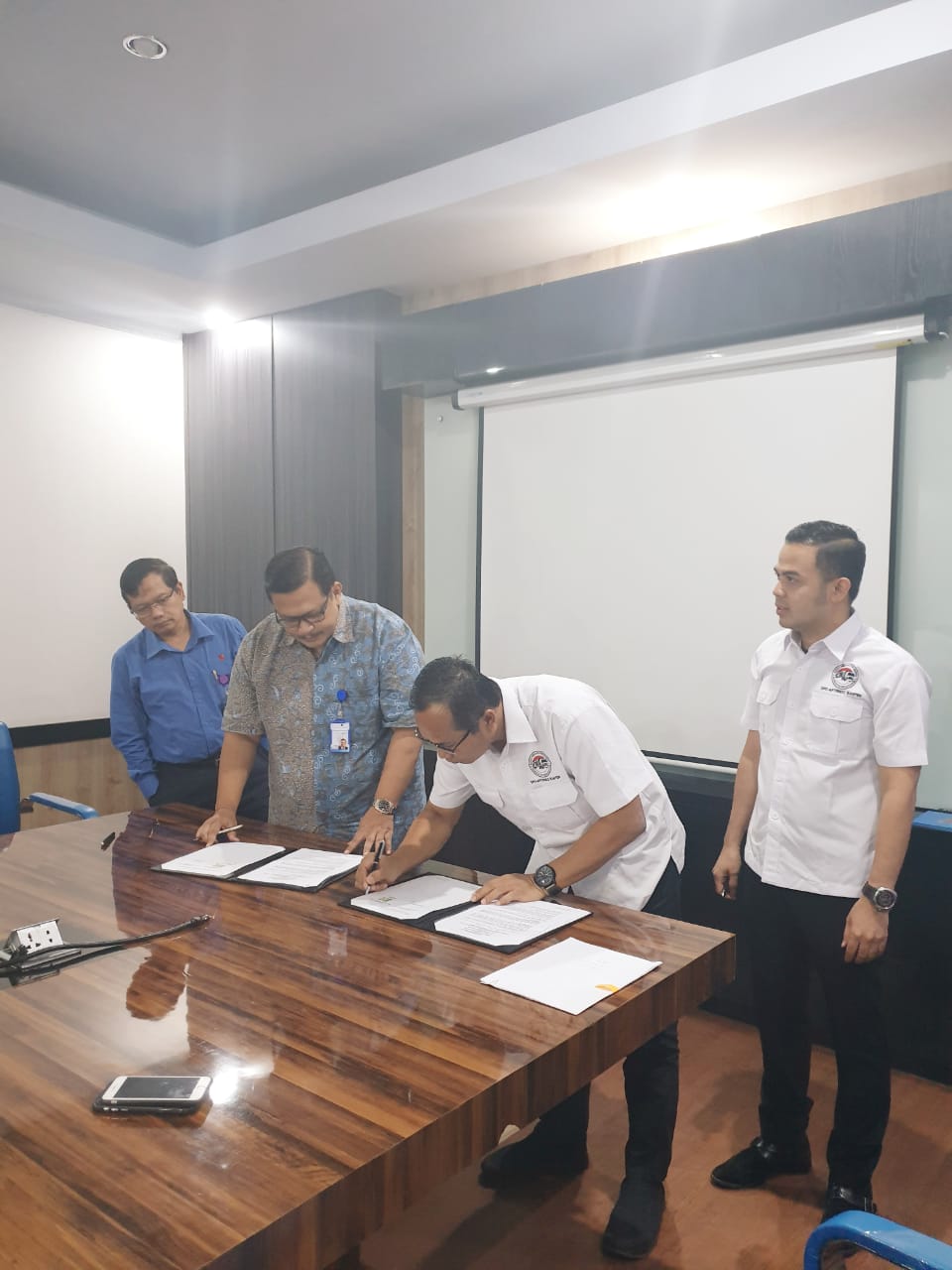 Aptrindo Banten Teken Kerjasama Dengan PT Krakatau Bandar Samudera