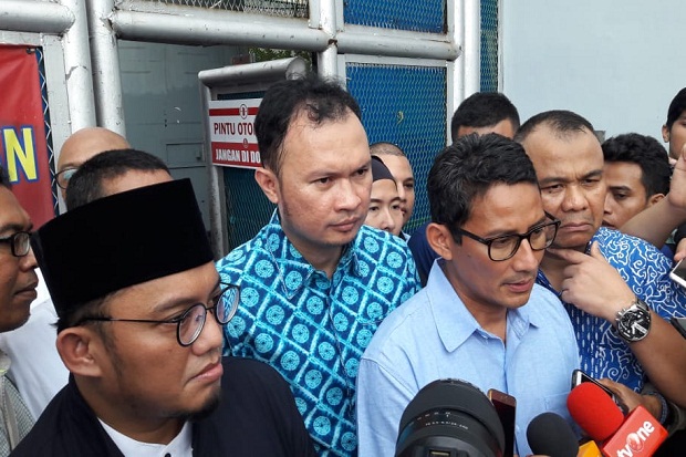 Sandiaga Uno Besuk Ahmad Dani