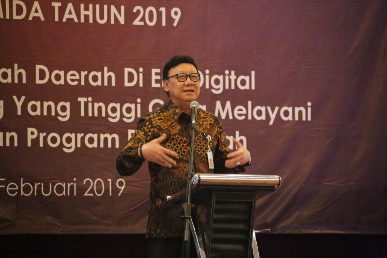 Mendagri Buka Rakernas Perhimpunan Bank Perkreditan Rakyat Milik Pemerintah Daerah se-Indonesia (Perbamida).