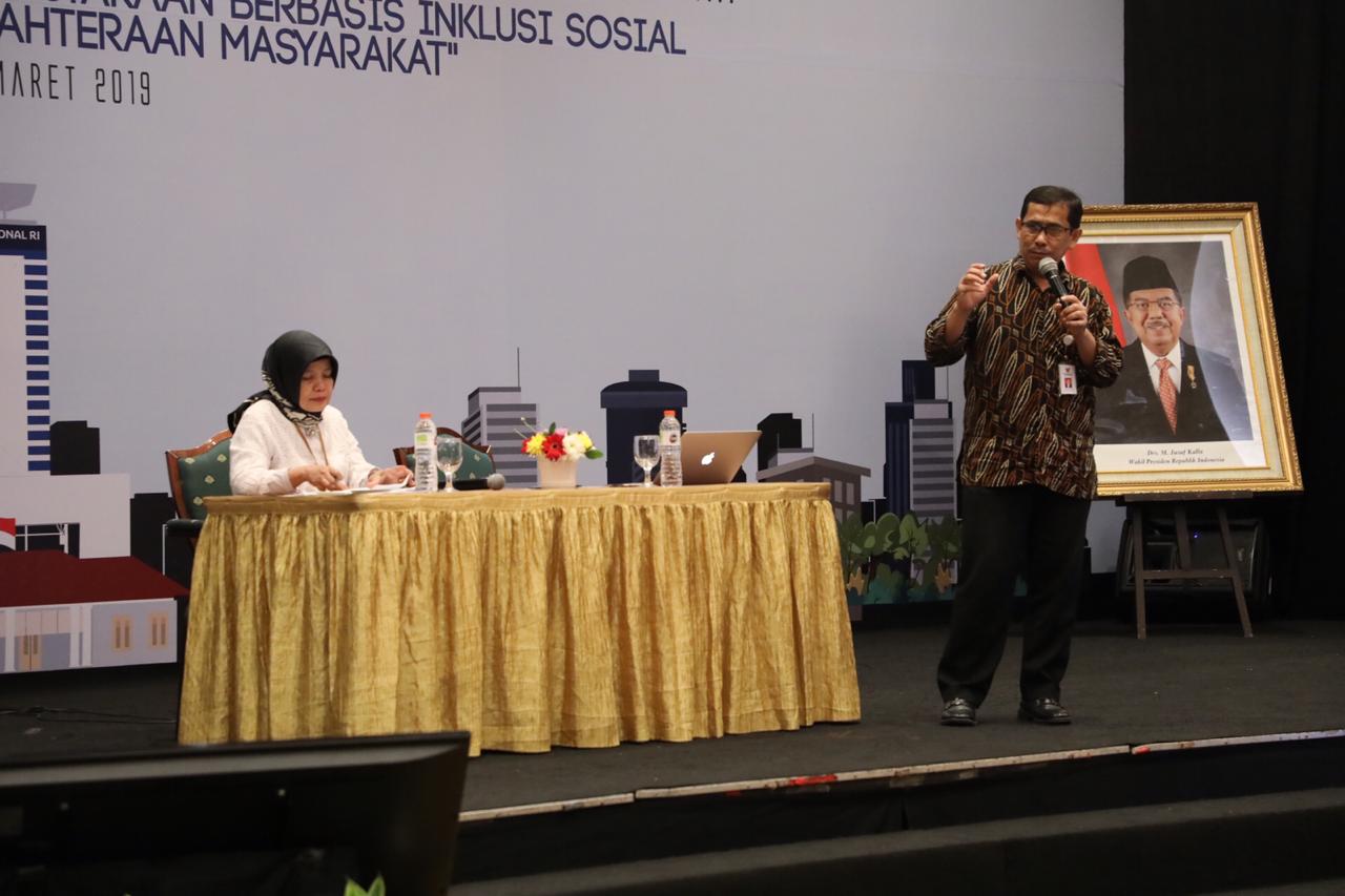 Membangun Kualitas SDM melalui Perpustakaan