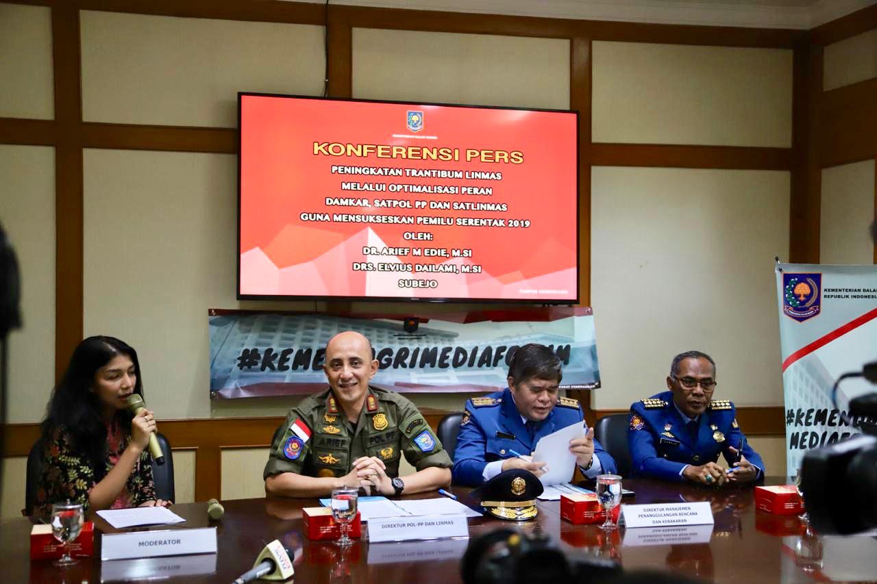 Jaga Kondusifitas TPS se Indonesia, Kemendagri Gandeng 1,6 juta Linmas