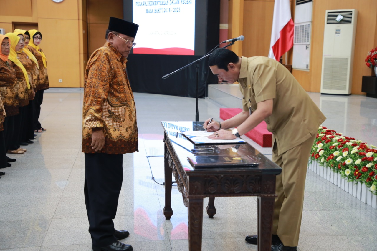 Sekjen Kukuhkan Pengurus Persatuan Purnabakti Kemendagri Periode 2019-2023