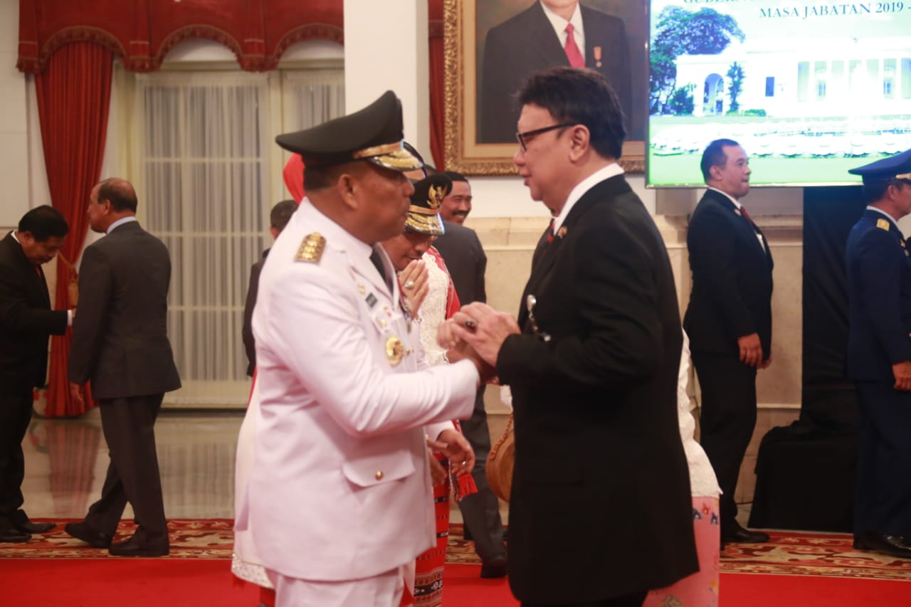 Presiden Joko Widodo Lantik Gubernur dan Wakil Gubernur Maluku Di Istana Negara