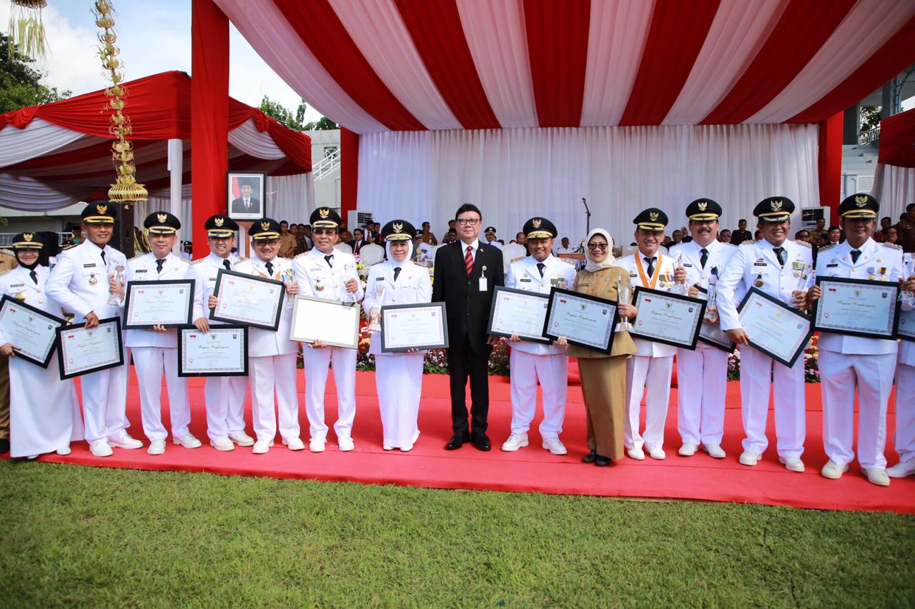 Mendagri Pimpin Upacara Peringatan Hari Otonomi Daerah ke XXIII di Kabupaten Banyuwangi