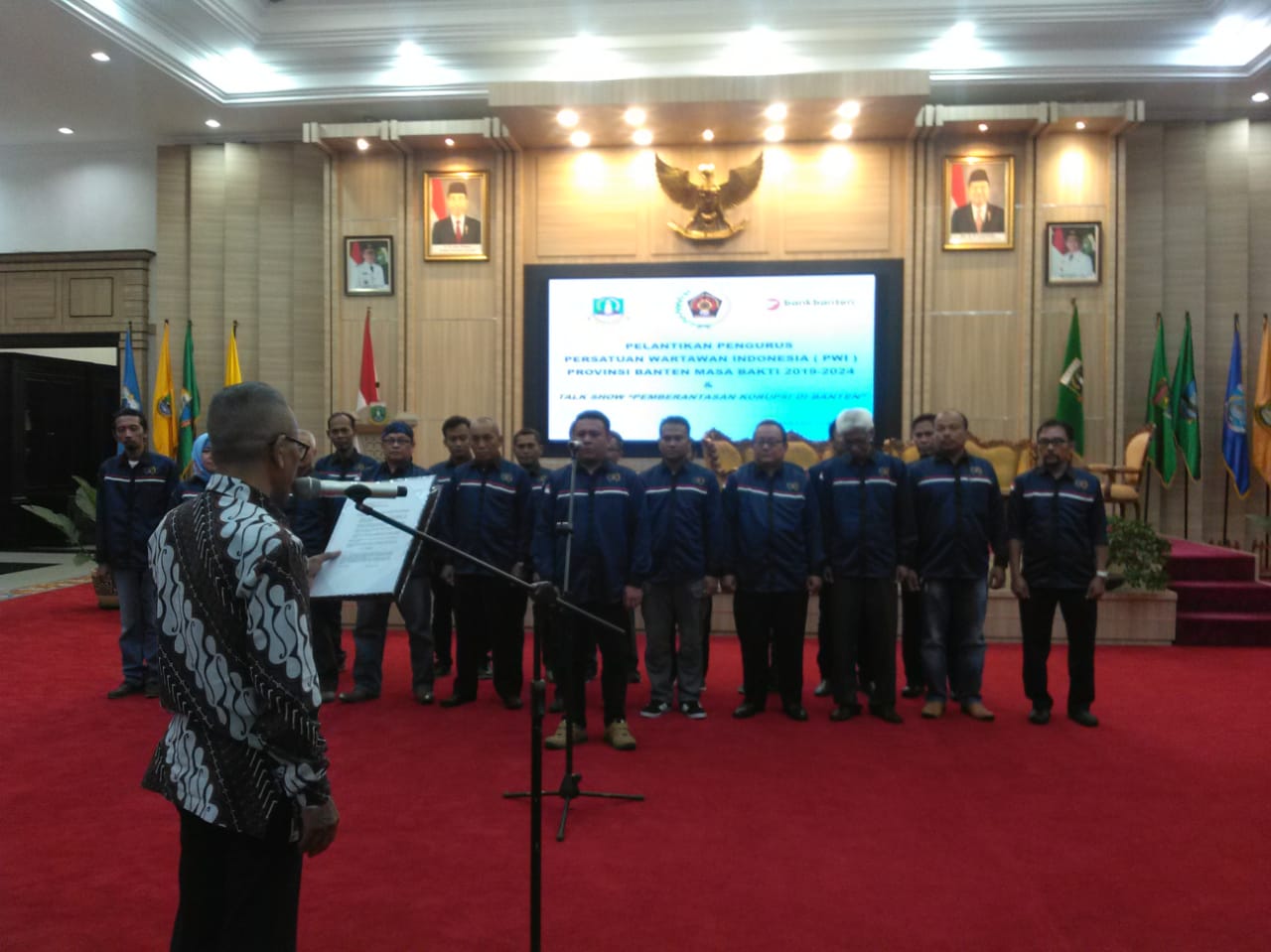 Dihadapan Gubernur Banten, Atal S Depari Lantik Pengurus PWI Banten Periode 2019-2024