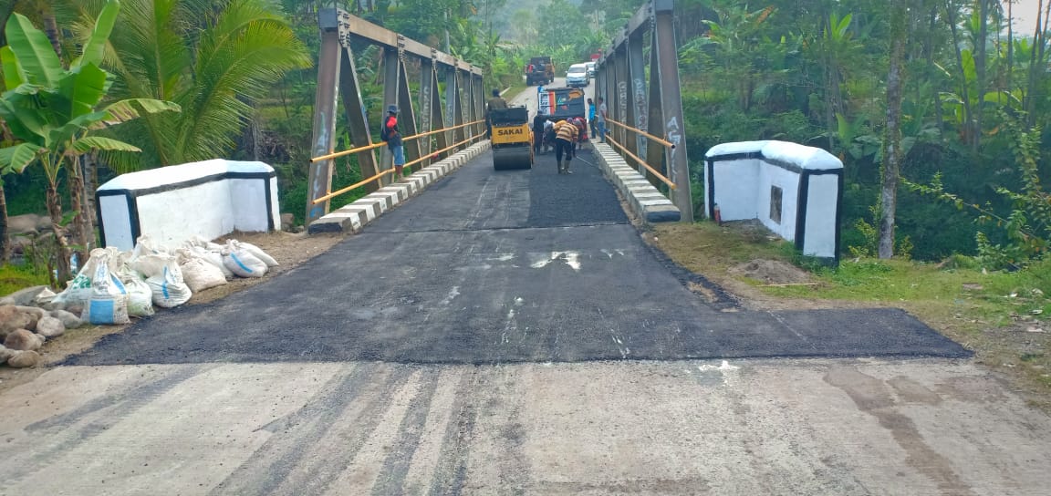Pemprov Banten Optimalkan Pemeliharaan Jalan di Lebak