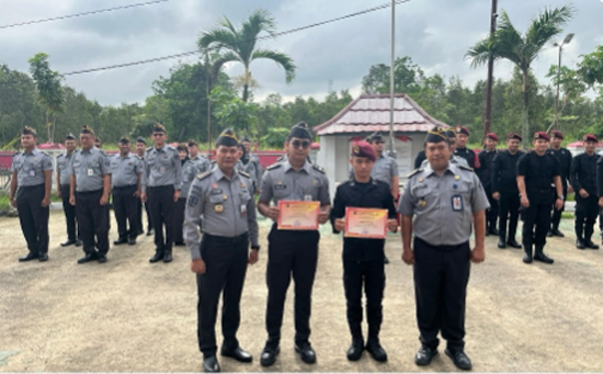 Pemberian Reward Kepada Pegawai Teladan Lapas Kelas I Palembang