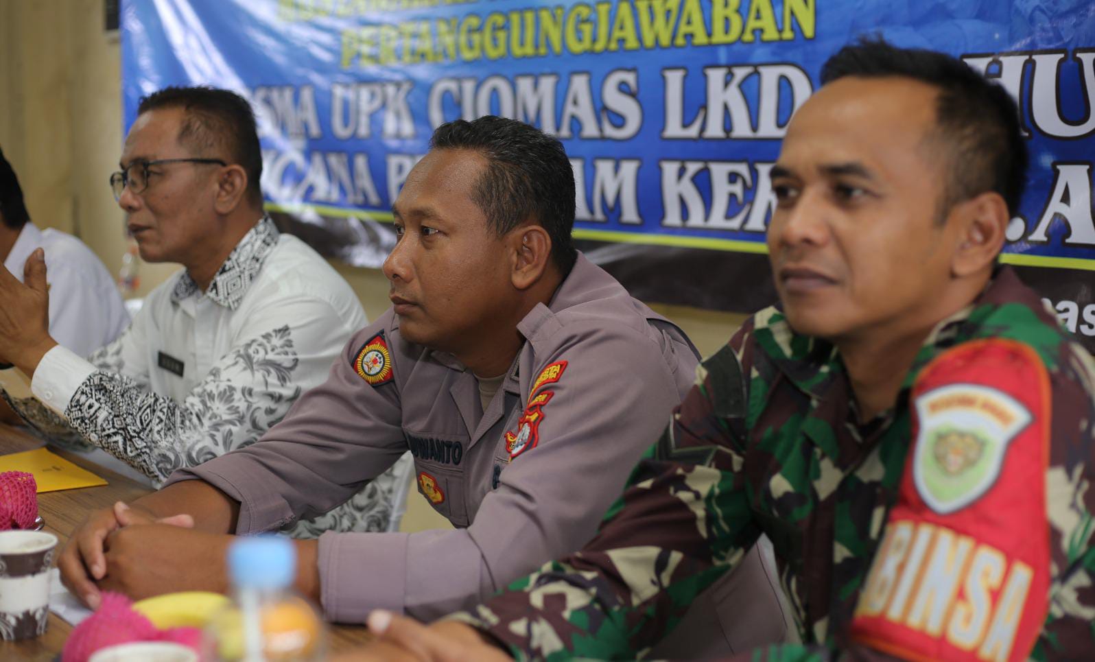 Sertu Asep Saepudin Babinsa Koramil 0602-12/Ciomas Ikuti Musyawarah Antar Desa