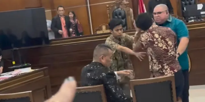 Komisi Yudisial Terjunkan Tim Memeriksa Kericuhan Antara Razman Arif Nasution Dan Hotman Paris Di Persidangan