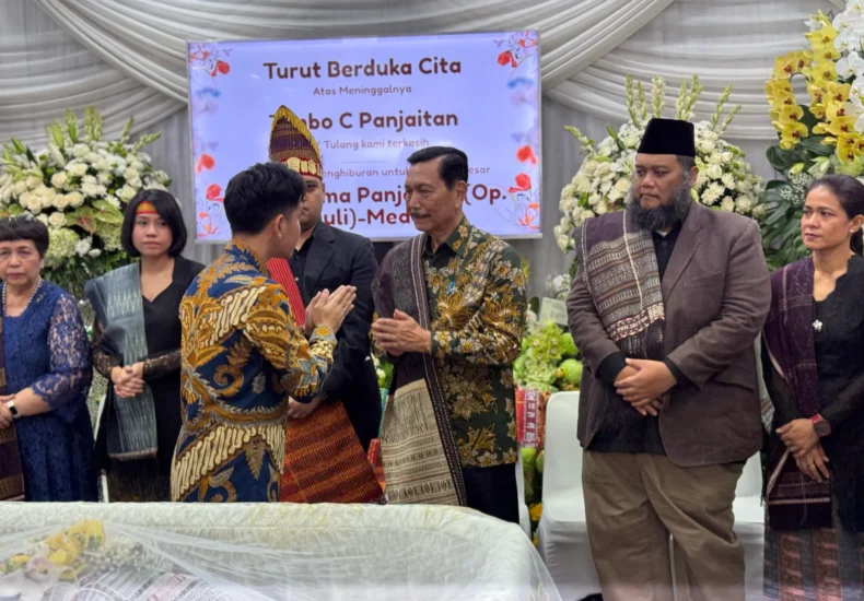 Wapres Gibran Melayat Timbo C. Panjaitan di RSPAD Gatot Soebroto