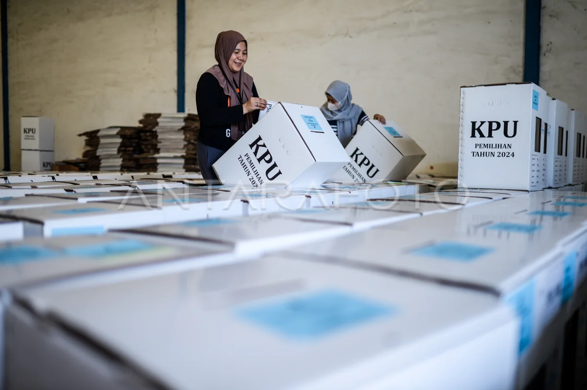 Sebanyak 2.370 Kotak Suara Tersebut Mulai Didistribusikan Ke 29 Kecamatan Untuk Pelaksanaan PSU Pilkada Kabupaten Serang 2024