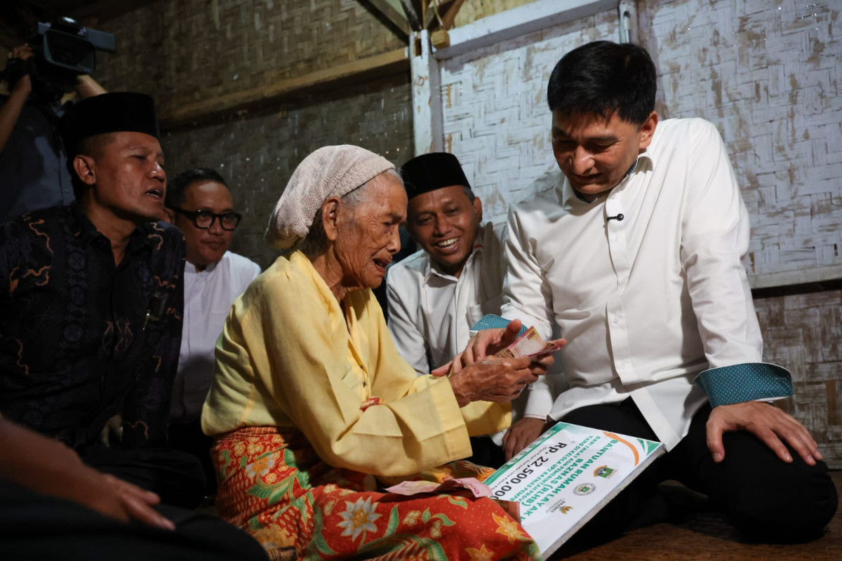 Wagub Banten A Dimyati Natakusumah Salurkan Bantuan RTLH di Kabupaten Lebak
