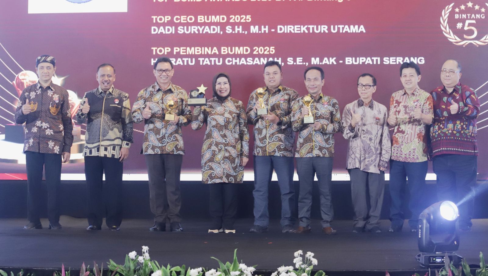 Ratu Tatu Raih Penghargaaan Top Pembina BUMD Tujuh Kali Berturut-turut
