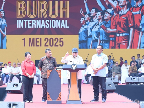 Presiden Prabowo Tegaskan Komitmen Pemerintah untuk Kesejahteraan Pekerja dalam Peringatan Hari Buruh di Monas