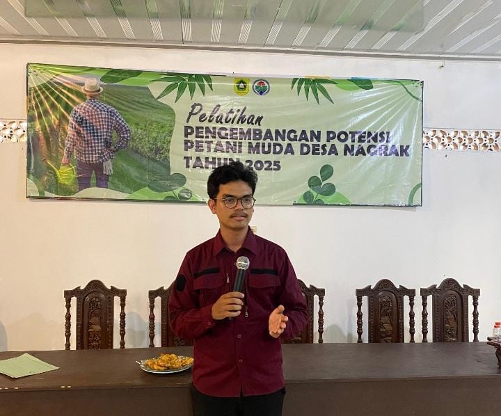 Kepala Bidang Pemberdayaan Umat HMI Cabang Bogor Berikan Materi Pemetaan Potensi Desa di Desa Nagrak