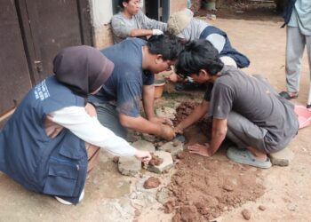 KKN Kelompok 85 UIN Raden Intan Lampung Wujudkan Program Biopori untuk Cegah Genangan Air