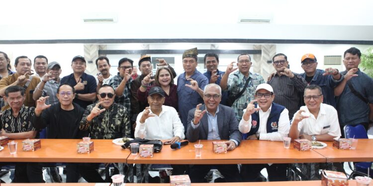 Duet Akhmad Munir & Atal Depari Resmi Daftar Caketum dan Calon Ketua DK PWI Pusat 2025-2030