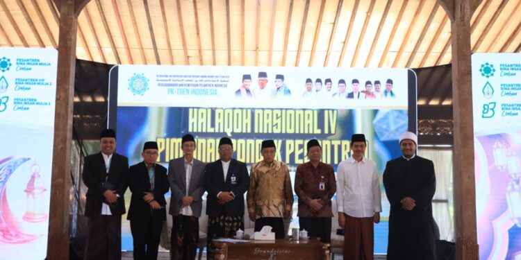 Halaqah Nasional IV Pimpinan Pesantren dan Rakernas I PK-TREN Hasilkan Risalah Cirebon sebagai Arah Baru Pesantren