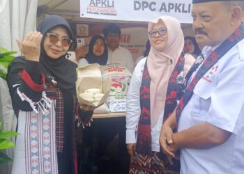 Balon Gerakan Pasar Rakyat Julang Ke Langit Dilepas Bupati Pandeglang Raden Dewi Setiani, Ketum APKLI-P: Petanda Kebangkitan PKL UMKM Indonesia