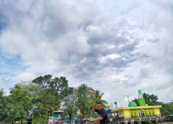 Pecinta Sungai Samarinda Gelar Lomba Pungut Sampah Peringati HUT ke-10