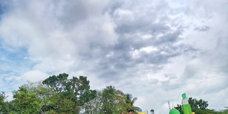 Pecinta Sungai Samarinda Gelar Lomba Pungut Sampah Peringati HUT ke-10