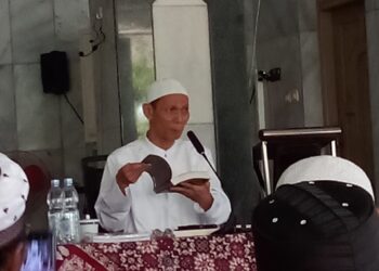 Kajian Ahad Pagi : Umat Islam Harus Percaya Diri dan Bangkit