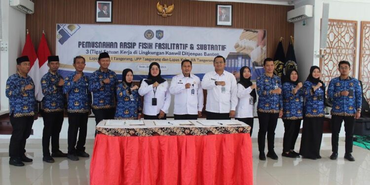 Lapas Perempuan Tangerang Gelar Pemusnahan Arsip Fisik Fasilitatif dan Substantif Tiga UPT Pemasyarakatan