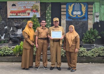 SMP 7 Kota Bekasi Dapat Penghargaan Adi Wiyata Nasional 2025 Oleh  Menteri LH.