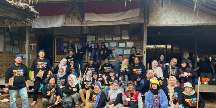 Kepala Desa Kanekes Sambut Hangat Rombongan PWI dalam Kemah Budaya Baduy