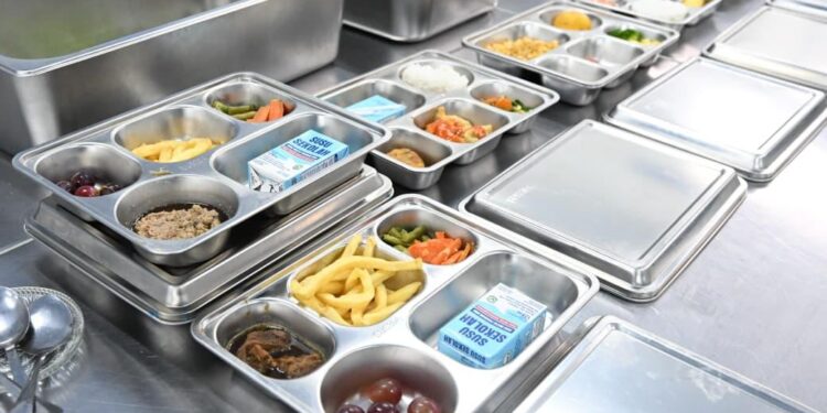 Prabowo Perkuat MBG, 60 Juta Rakyat Terima Manfaat dan Defisit Tetap Terkendali