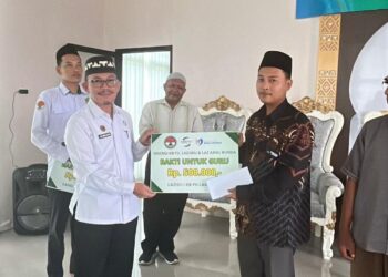 LAZISKU Lampung Salurkan Tanda Kasih untuk Guru Honorer dan Guru Ngaji