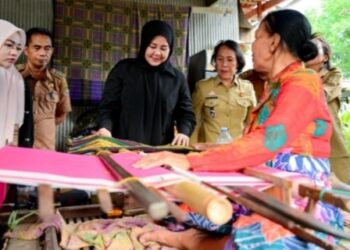 Wagub Sulsel Dorong Tenun Emas Sidrap Naik Kelas dan Tembus Pasar Lebih Luas