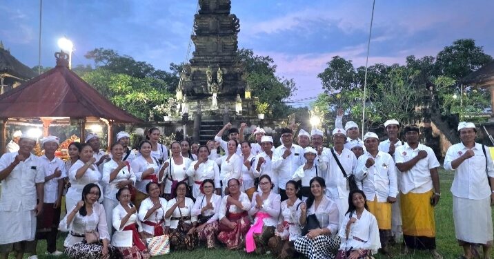 Rayakan HUT ke-23, Puskor Hindunesia NTB Gelar Persembahyangan Bersama di Pura Jagatnatha Mayura