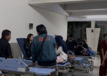 Usai Tinjau Lokasi, Wali Kota Bekasi Jenguk Korban Kecelakaan Kereta di RSUD Kota Bekasi