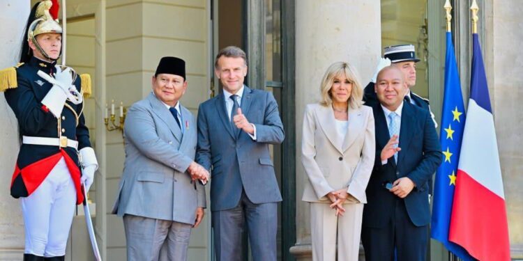 Dikawal 146 Pasukan Berkuda, Presiden Prabowo Tiba di Istana Élysée untuk Bertemu Presiden Macron