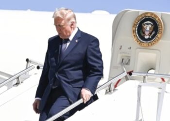 Trump Pilih Tetap di Gedung Putih, Absen di Pernikahan Don Jr di Tengah Negosiasi Iran
