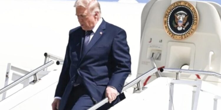 Trump Pilih Tetap di Gedung Putih, Absen di Pernikahan Don Jr di Tengah Negosiasi Iran