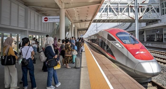 AHY Pimpin Komite Kereta Cepat Jakarta-Bandung Gantikan Luhut, Ini Tugasnya