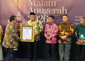SMSI Pusat Anugerahkan Penghargaan Sahabat Pers Indonesia kepada Bahrul Ulum