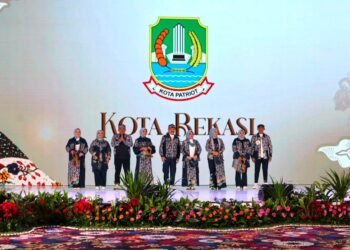 Di Ajang Sunda Karya Fest 2026 Kota Bekasi Raih Predikat Fashion Terkini Anugerah Fashion Show PKJB 2026 Se-Jawa Barat