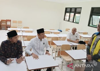 Menko AHY Umumkan Renovasi 127 Madrasah di Jawa Barat