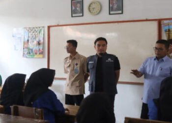 Wali Kota Cilegon dan Gubernur Banten Tinjau Pelaksanaan Sekolah Gratis, MBG, dan SPMB
