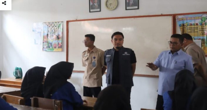 Wali Kota Cilegon dan Gubernur Banten Tinjau Pelaksanaan Sekolah Gratis, MBG, dan SPMB