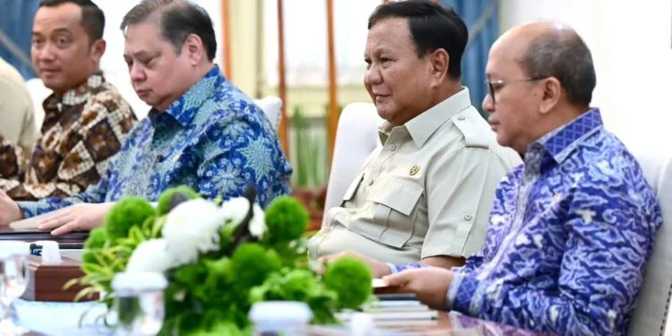 Prabowo Kumpulkan Tokoh Ekonomi, Bahas Stabilitas Keuangan dan Ketahanan Ekonomi Nasional