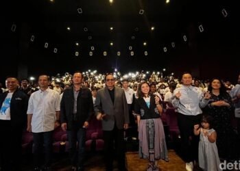 SBY-AHY Berbagi Kebahagiaan Lewat Nobar Children of Heaven Bersama Anak Panti
