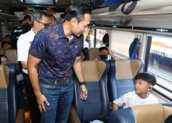 Cek Layanan Mudik Kereta Api, AHY: Berbagai Potensi Risiko Telah Dimitigasi
