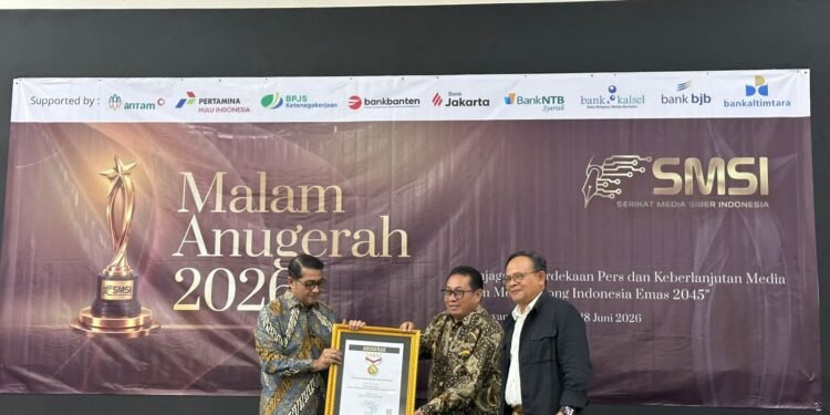 Dari Menteri hingga Kepala Desa, 16 Tokoh Terima Anugerah SMSI 2026 di Dewan Pers