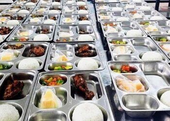 Pemerintah Pertimbangkan Libatkan Kantin Sekolah dalam Program MBG