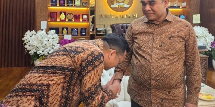 Bapak Bangsa, Warga Dan Para Aktivis Indonesia