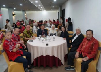 AM Putranto Terima Penghargaan Warga Kehormatan dari Marga Tho Makassar